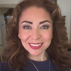 Meet your Posher, Juana